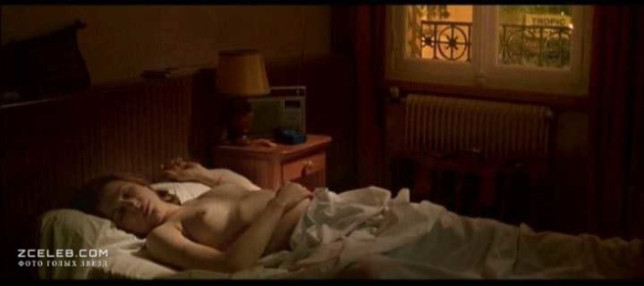 Julie Depardieu kein Höschen 40