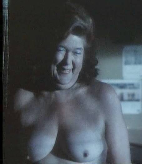 Paula Jacobs nackte Brüste